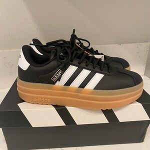 Adidas VL Court Black and White Sneakers with Tan Sole Size 7 NWT